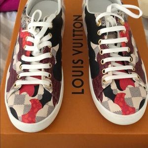 Excellent like new Louis Vuitton sneakers